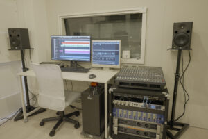 as is music高槻店アイボリー